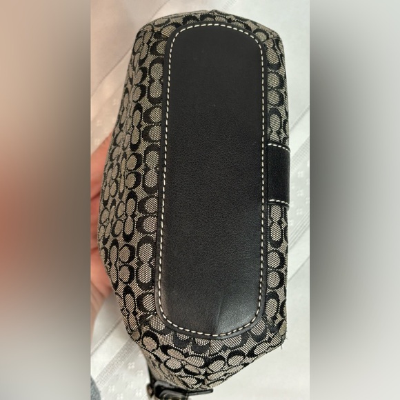 Coach EUC Small Handbag - Picture 5 of 6